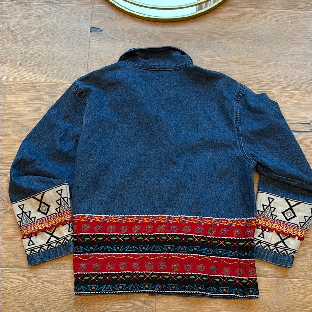 Colorful Denim Jacket with Aztec Patterns - Picture 4 of 4